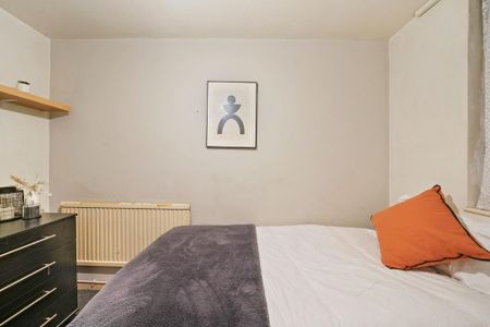 1 bedroom in a house share to rent - Photo 5