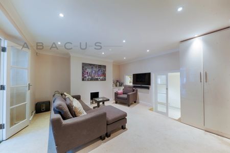 2 Bedroom Apartment - Photo 2