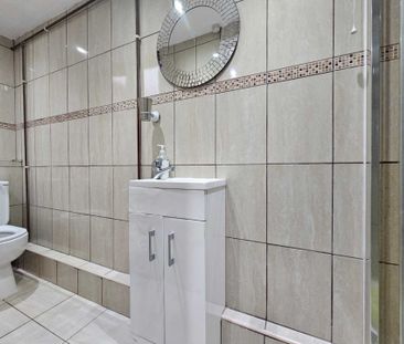 Price £1,150 pcm - Available Now - Part Furnished - Photo 5