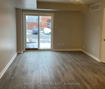 Condo Townhouse For Lease | S8125846 - Photo 4