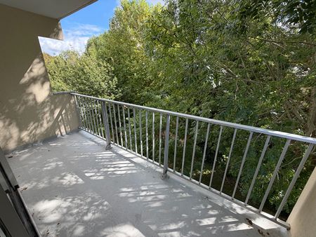 Location Appartement 3 pièces 66m² - Photo 4
