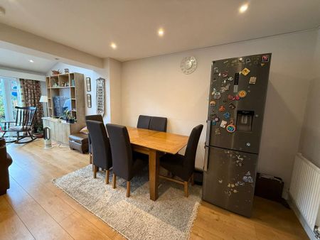 4 bedroom terraced house to rent - Photo 4