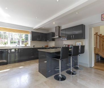 5 bedroom detached house to rent - Photo 4