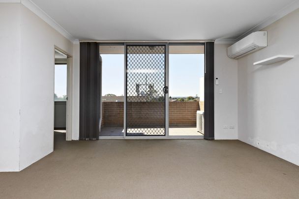 Spacious Unit in Prime Location - Photo 1