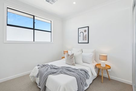 Modern Living, Prime Location – Minutes to the City & Coast! - Photo 4