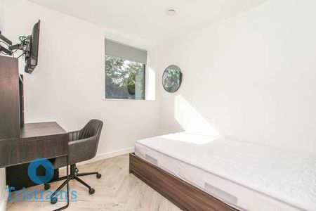 Professional Ensuite Rooms Inc Bills, Beeston, NG9 - Photo 5