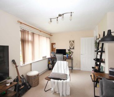 2 bedroom maisonette to rent - Photo 3