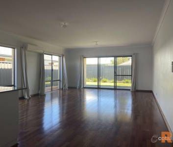 Modern Family Home with Theatre Room, Side Access & Spacious Alfresco - Photo 2