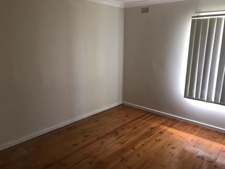 Cheap As Chips - Photo 3