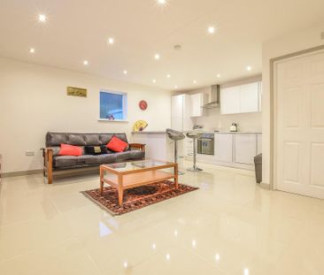 1 bedroom ground floor maisonette to rent - Photo 3