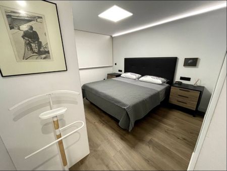 Piso de alquiler en Valencia - Guillem de Castro, El Pilar - Photo 2