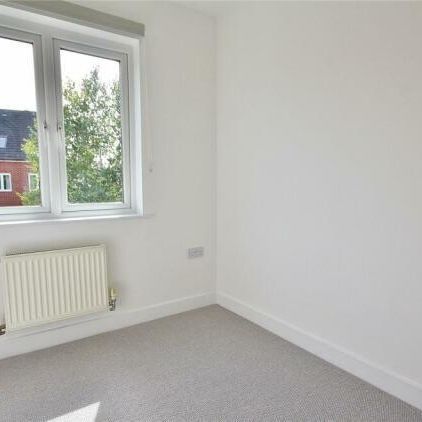 3 bedroom end of terrace house to rent - Photo 1