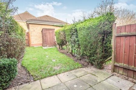 2 bedroom townhouse to rent - Photo 4
