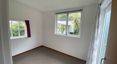 Sunny 3 bedroom house for rent! - Photo 5