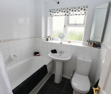 2 bedroom detached house to rent - Photo 5