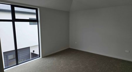 BRAND SPANKING NEWWWWWWW IN RICCARTON!!! - Photo 3