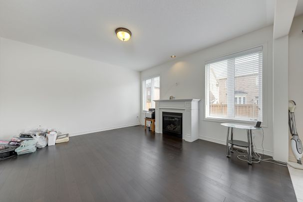 For Lease - 41 Leith Drive, Bradford West Gwillimbury, Ontario - Photo 1