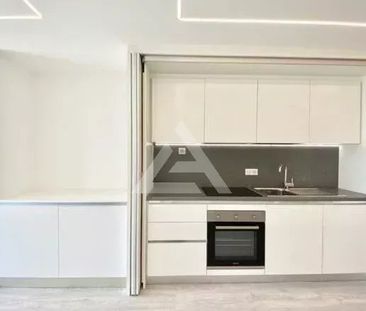 Location Appartement 4 pièces 78m² BEAUSOLEIL 06240 - Photo 4