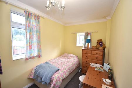 2 bedroom property to rent - Photo 4