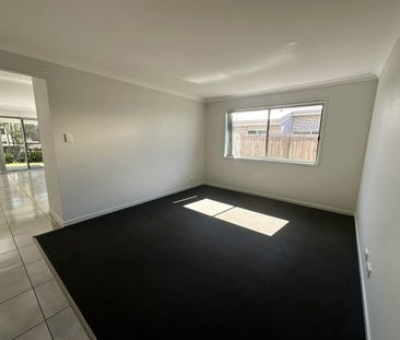 Large Family Home in Great Pimpama Location! - Photo 3