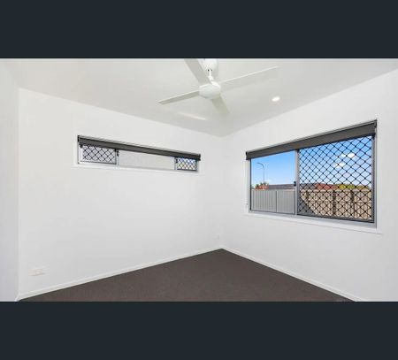 2/30 Lady Elliott Crescent, Eli Waters, Qld 4655 - Photo 2