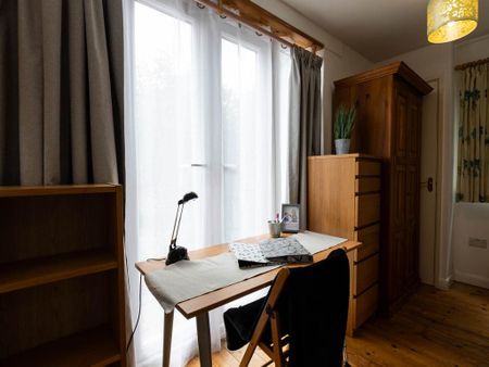 5 bedroom house to rent - Photo 2