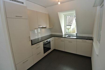 2.5 Zimmer, 90 m², 2. Stock - Photo 3