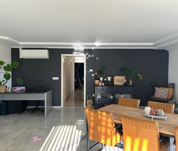 Ruim appartement midden in het centrum - Photo 2