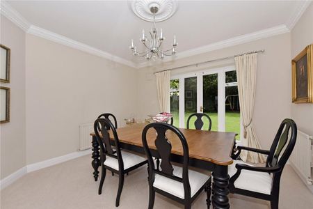 5 bedroom detached house to rent - Photo 2