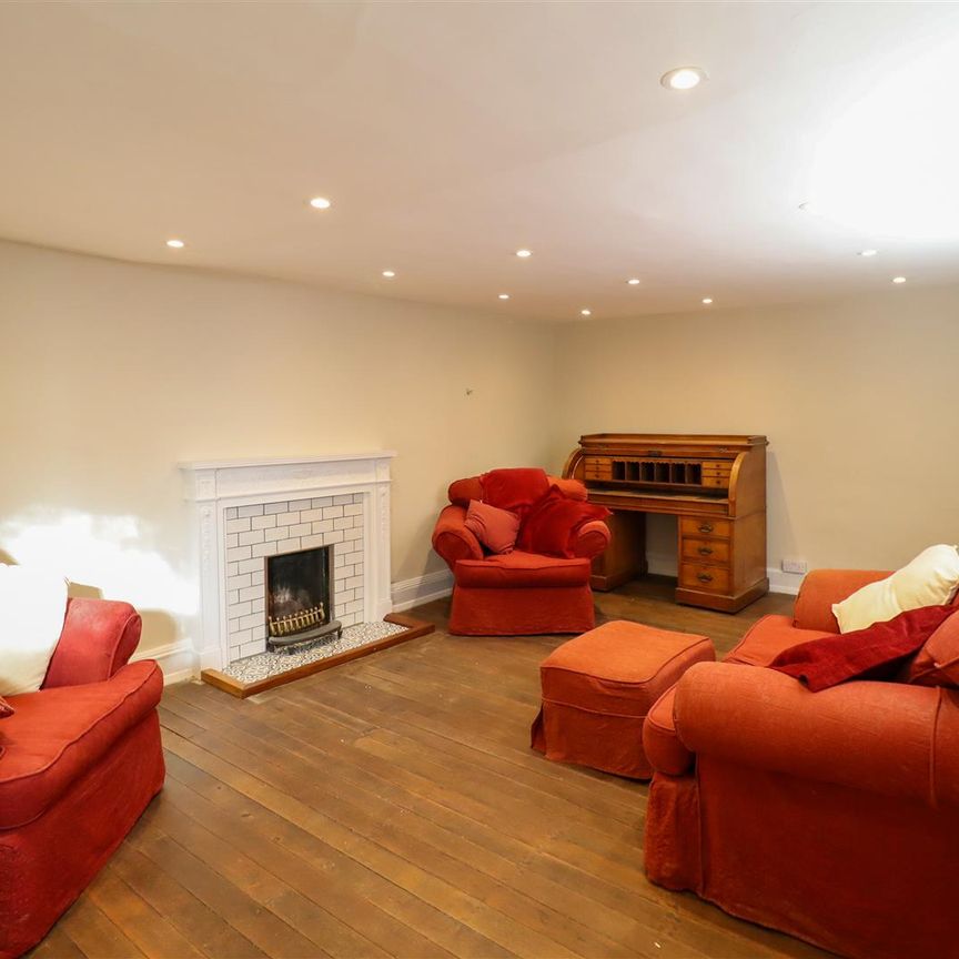 82 Main Street, Witchford - Photo 1