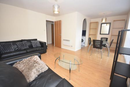 3 bedroom apartment to rent - Photo 2