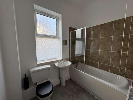 Rushton Crescent, Bh, Bournemouth, Garden Access Apartment!, BH3 - Photo 4