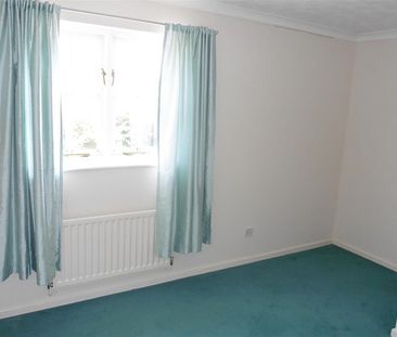 2 Bedroom House to Rent in Betony Walk, Rushden, Northants, NN10 - Photo 1