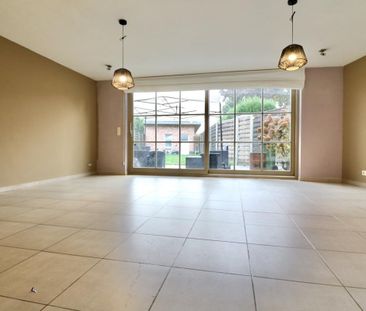 Ruime, energiezuinige woning met 2 slpk, garage, patio, tuin en ter... - Photo 2