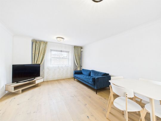 Lewis Road, Richmond, Surrey, TW10 - Photo 1