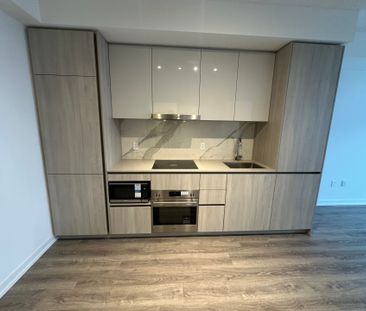 For Lease - 8 Interchange Way Unit# 5205, Vaughan, Ontario - Photo 4