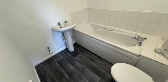 Pershore Court, Park Street, KIDDERMINSTER - Photo 2