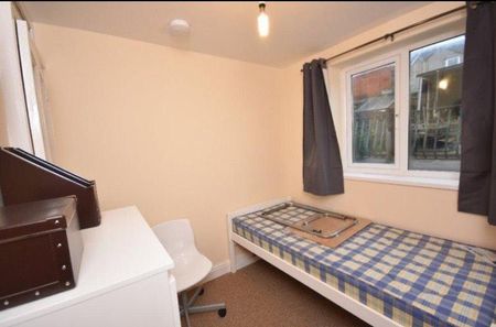 4 bedroom house to rent - Photo 3