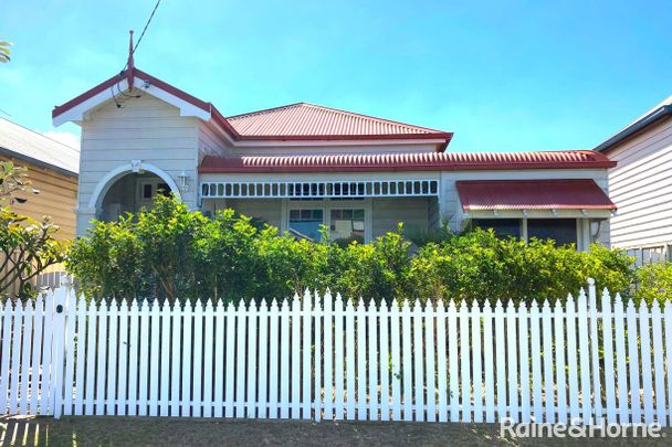 3-Bedroom Renovated Beach Retreat - Photo 1