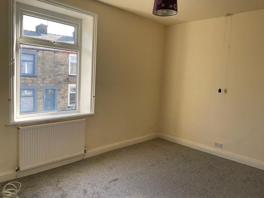 2 bedroom end of terrace house to rent - Photo 1