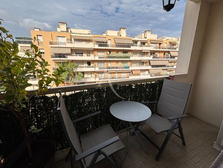 Location Appartement 3 pièces 53m² NICE 06100 - Photo 5
