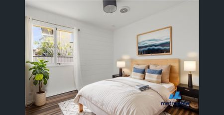 BRIGHT BREEZY AND COMFORTABLE - Photo 3