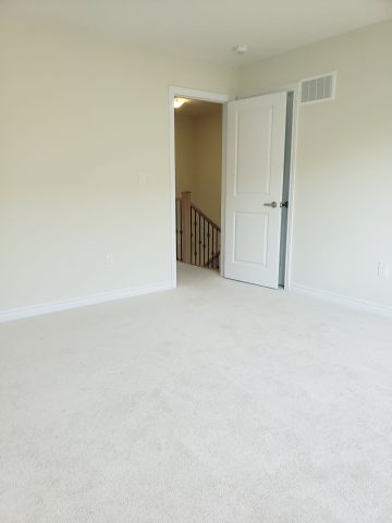 For Lease - 46 Concord Drive, Thorold, Ontario - Photo 3