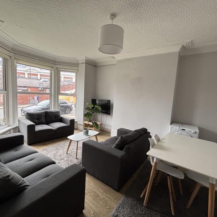 28 St Michaels Terrace, Leeds, LS6 3BQ - Photo 1