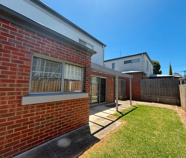 THREE BEDROOM TOWNHOUSE WITH STUDY - Photo 2