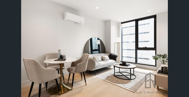 Ideal Location! - Photo 1