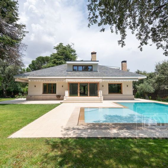 Alquiler de casa o chalet independiente en La Moraleja urbanización - Photo 1