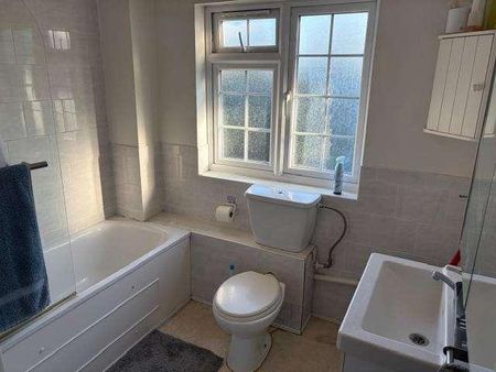 Beechwood Mews, Edmonton, N9 - Photo 3