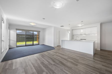 70 Canopy Ave, Alfredton VIC 3350 - Photo 3