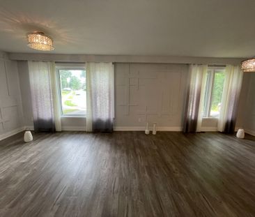 For Lease - 21 Algonquin Crescent Unit# Main, Aurora, Ontario - Photo 1